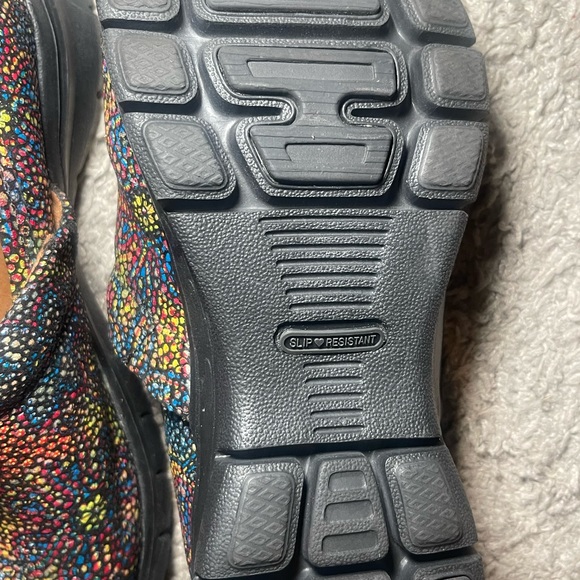 Nurse Mates Libby Women Size 7.5 Rainbow Dot Swirl Leather Clog Comfort Shoe - Picture 6 of 7